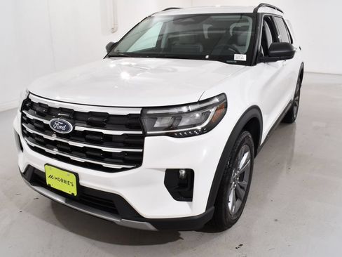 New 2026 Ford Explorer Active w/ Active Comfort Package AWD/4WD image 2