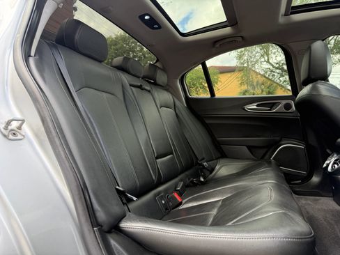 Used 2017 Alfa Romeo Giulia AWD image 16