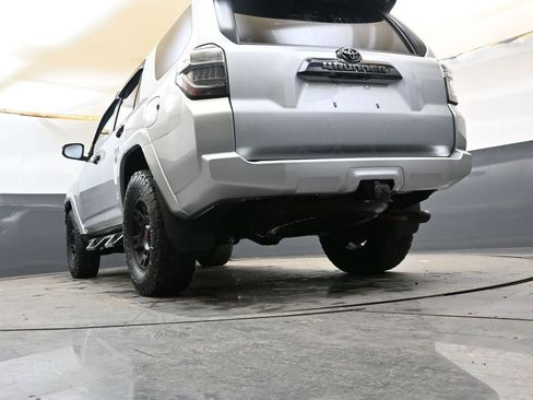 Used 2021 Toyota 4Runner Venture w/ Moonroof Package image 32