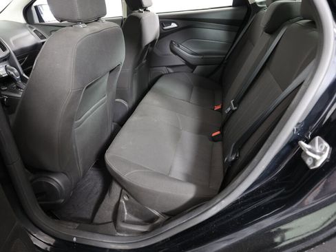 Used 2017 Ford Focus SE FWD image 15
