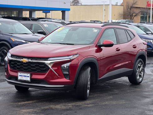 Certified 2025 Chevrolet Trax LT image 4