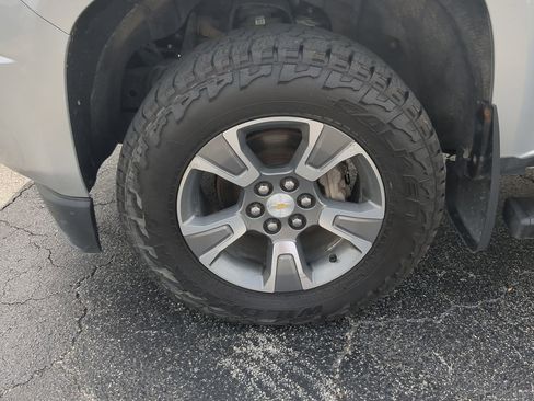 Used 2015 Chevrolet Colorado Z71 image 11