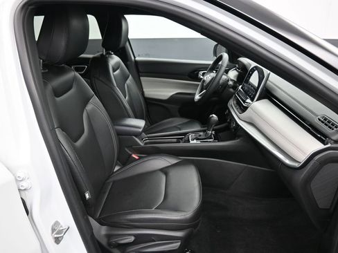 Used 2025 Jeep Compass Limited AWD/4WD image 23