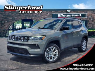 Used 2023 Jeep Compass Latitude w/ Sun and Sound Group AWD/4WD video 1