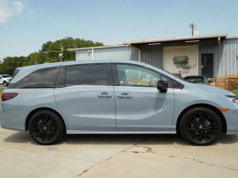 Used 2025 Honda Odyssey Sport-L image 3