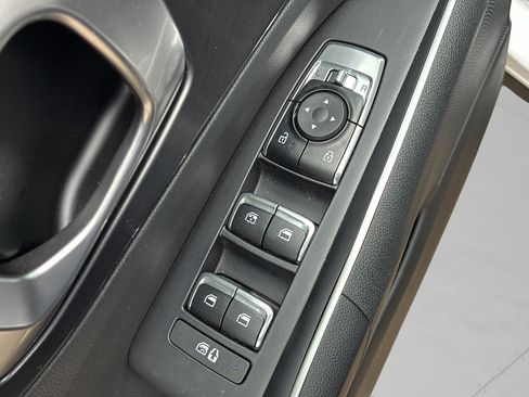 Used 2025 Kia Sorento LX FWD image 12