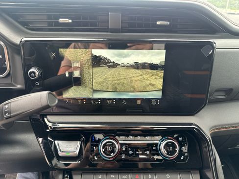 New 2026 GMC Sierra 2500 AT4 w/ Technology Package AWD/4WD image 19