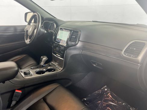 Used 2022 Jeep Grand Cherokee Limited image 29