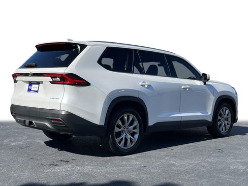 Used 2024 Toyota Grand Highlander Limited image 32