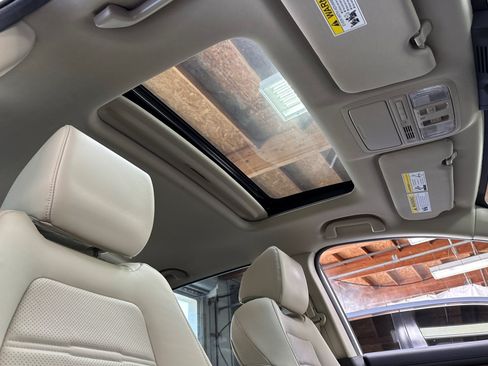 Used 2022 Honda CR-V Touring image 25