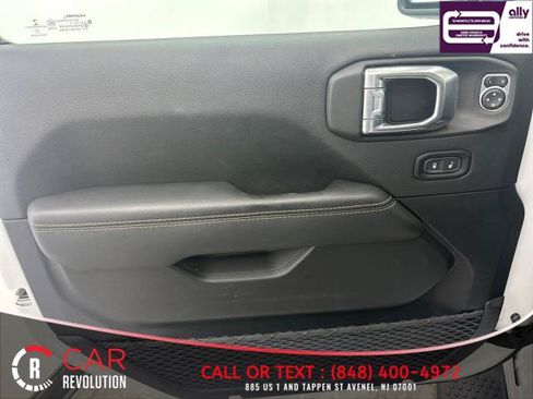 Used 2021 Jeep Wrangler Unlimited Sahara AWD/4WD image 16