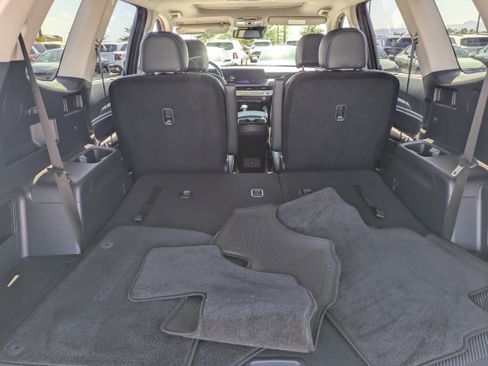 Used 2025 Kia Telluride EX w/ EX Captain's Chair Package FWD image 10