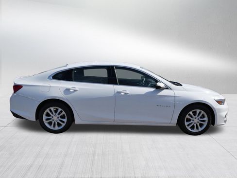 Used 2017 Chevrolet Malibu LT image 8
