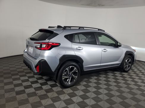 Used 2024 Subaru Crosstrek 2.0i Premium image 4