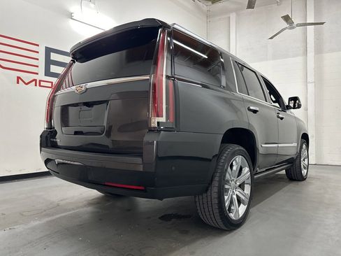 Used 2019 Cadillac Escalade Platinum image 9