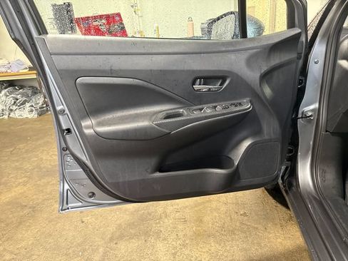Used 2025 Nissan Versa SV FWD image 15