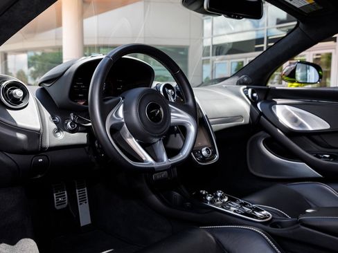 Used 2023 McLaren GT RWD image 45