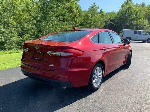Used 2020 Ford Fusion SE FWD image 12