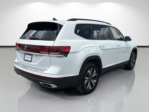 Used 2024 Volkswagen Atlas SE FWD image 3