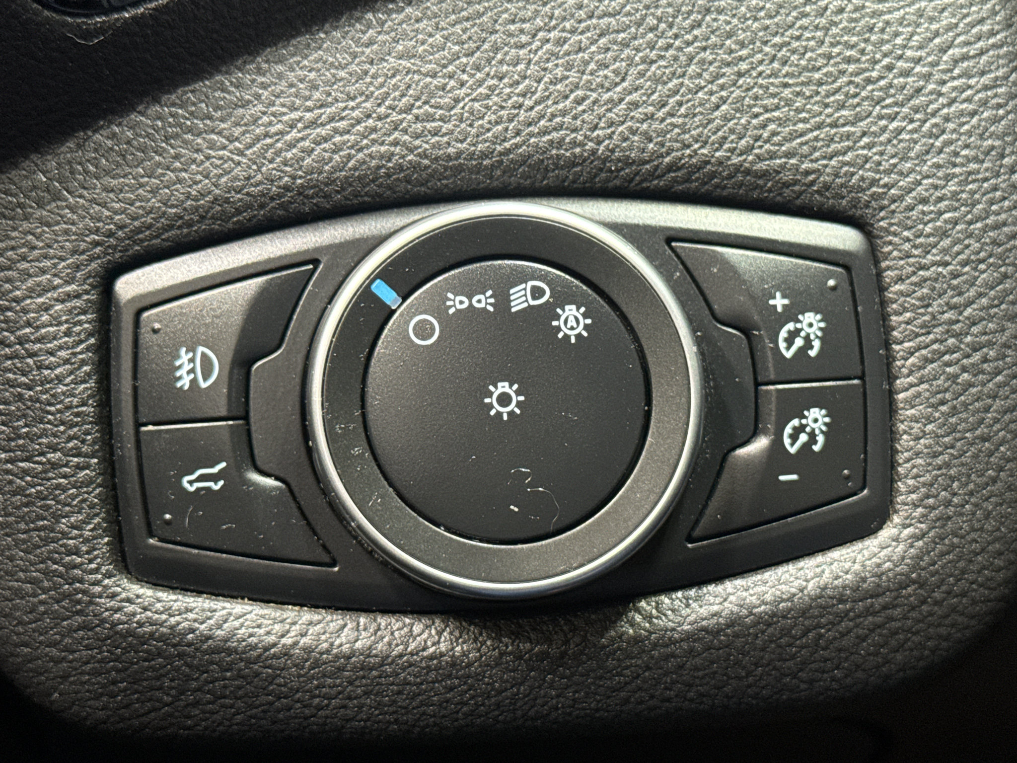 Used 2019 Ford Escape Titanium AWD/4WD image 32