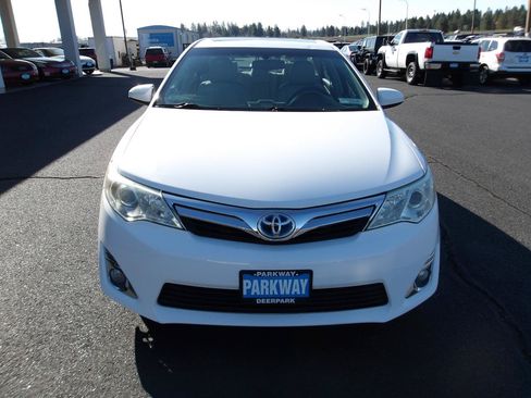 Used 2013 Toyota Camry XLE w/ Leather Pkg FWD image 8