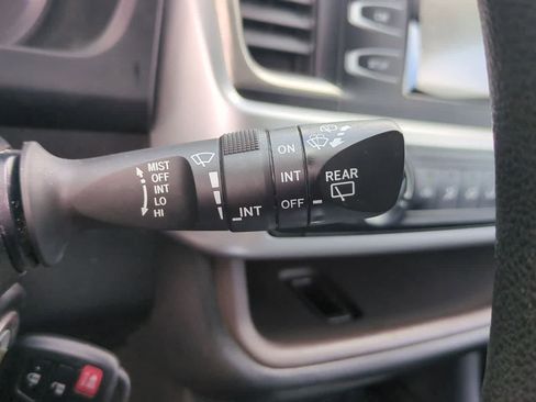 Used 2019 Toyota Highlander LE AWD/4WD image 26
