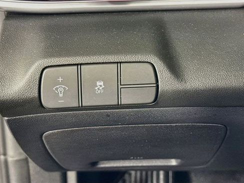 Used 2024 Hyundai Elantra Limited FWD image 10