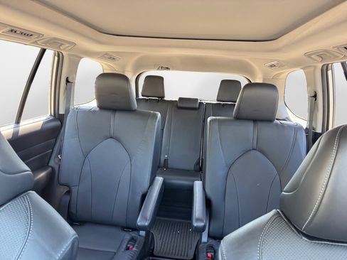 Used 2024 Toyota Grand Highlander AWD image 12
