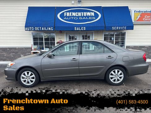 Used 2003 Toyota Camry XLE image 1