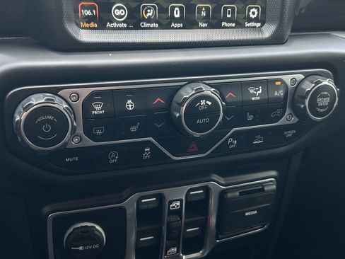 Used 2021 Jeep Wrangler Unlimited Sahara image 21