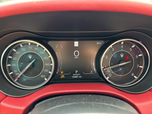 Used 2021 Maserati Ghibli S GranSport image 25