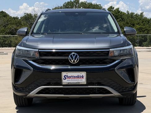 Used 2022 Volkswagen Taos SE w/ IQ.Drive SE Package FWD image 7