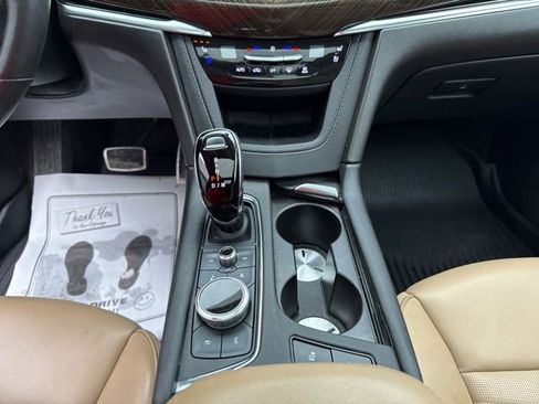 Used 2023 Cadillac XT6 Sport w/ Platinum Package image 17