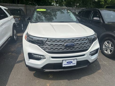 Used 2022 Ford Explorer Limited w/ Equipment Group 301A image 2
