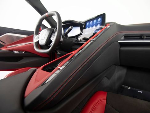Used 2021 Chevrolet Corvette Stingray Preferred Cpe w/ Engine Appearance Package RWD image 40
