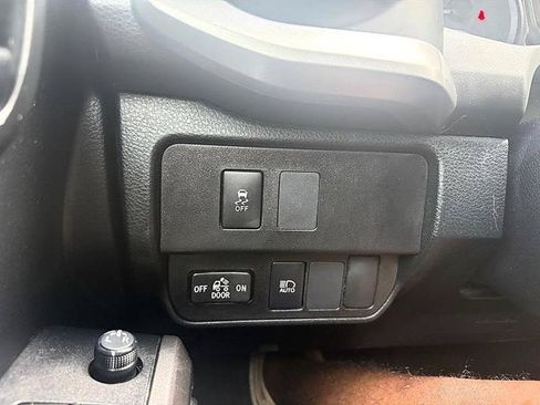 Used 2021 Toyota Tacoma SR5 RWD image 17