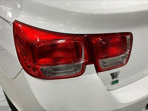 Used 2016 Chevrolet Malibu LT FWD image 23