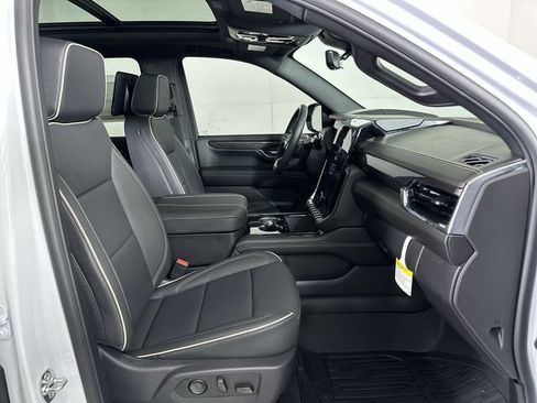 New 2026 GMC Yukon XL Elevation w/ Elevation Premium Package image 29