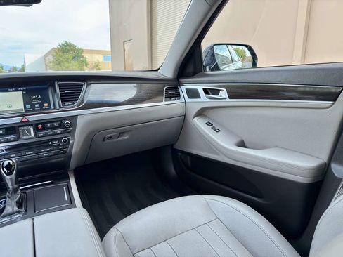 Used 2017 Genesis G80 3.8 image 19