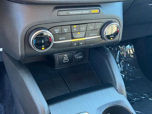 Used 2025 Ford Escape ST-Line image 22