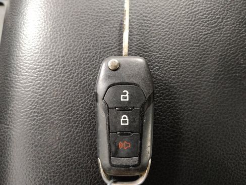 Used 2017 Ford F150 XLT AWD/4WD image 32