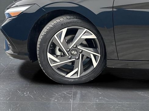 Used 2024 Hyundai Elantra SEL w/ Convenience Package image 34