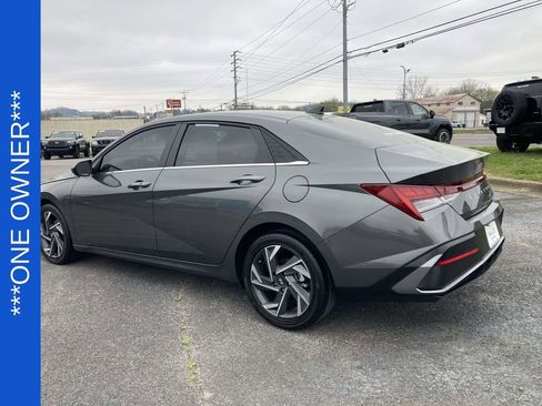 Used 2025 Hyundai Elantra SEL FWD image 6