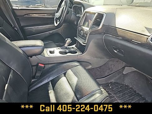 Used 2018 Jeep Grand Cherokee Overland w/ Jeep Active Safety Group image 11