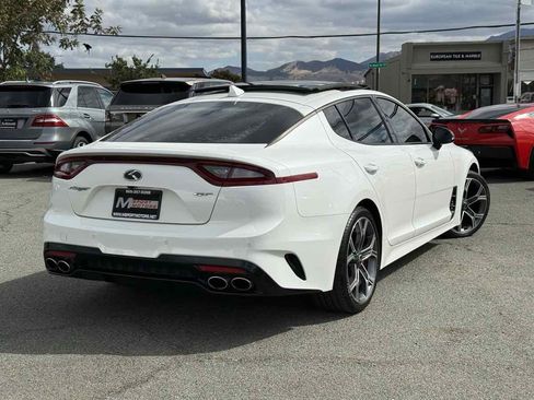 Used 2018 Kia Stinger GT1 image 10