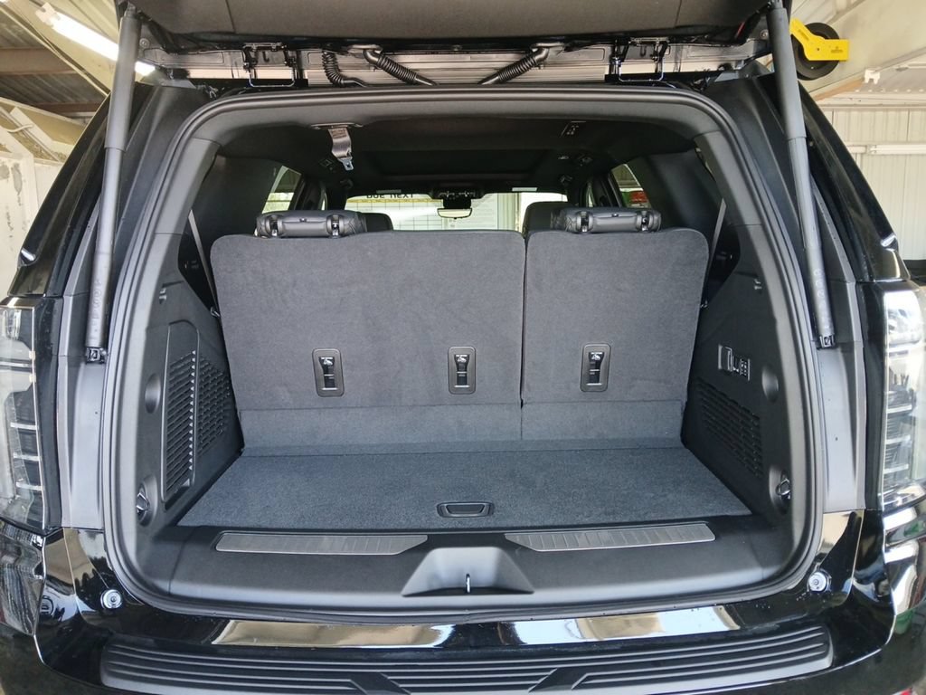 New 2026 Chevrolet Tahoe High Country w/ Sun And Tow Package RWD image 19
