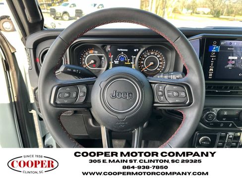 Used 2024 Jeep Wrangler Unlimited Rubicon w/ Technology Group image 26