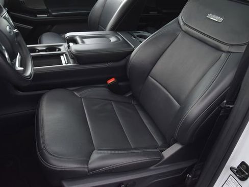 Used 2025 Ford Expedition Max Platinum AWD/4WD image 17