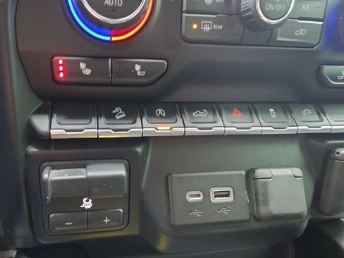 Used 2020 Chevrolet Silverado 1500 LT Trail Boss image 19