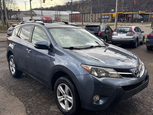 Used 2013 Toyota RAV4 XLE image 4